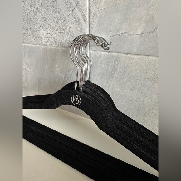 Black Felt Non Slip Slim Line Metal Hangers - 10 Pack closet organization - Picture 2 of 3